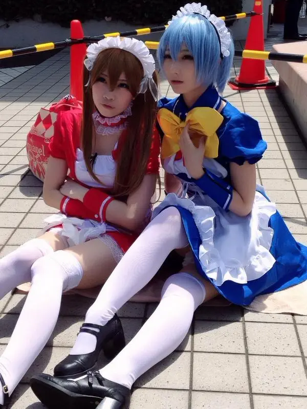 【C86】炎天下のコミケでJKレイヤー眠羽こまりがスク水でガチのマン毛見えた024