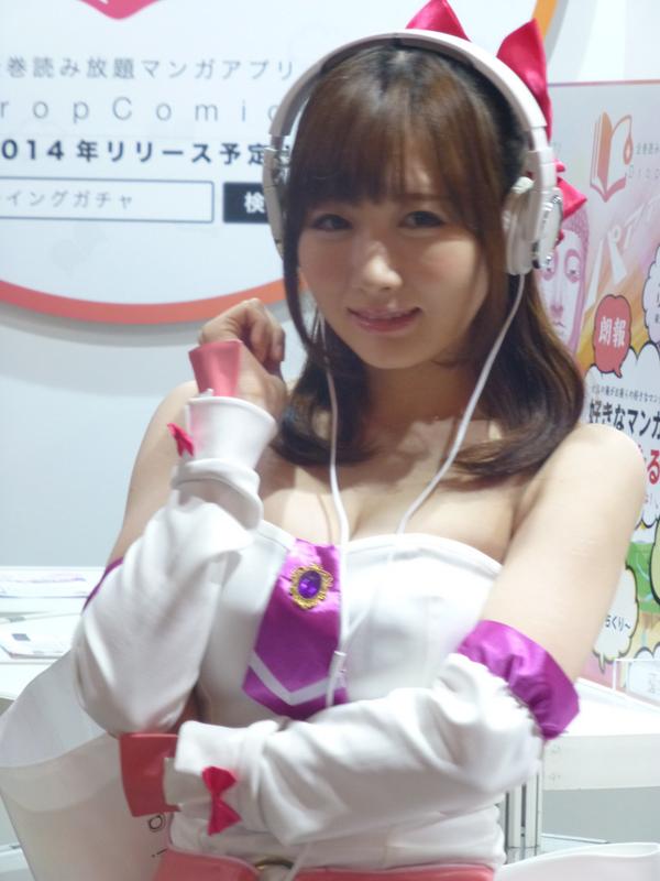 TGS東京ゲームショウ2014のコンパニオン＆コスプレでセクシーすぎる美女まとめ047