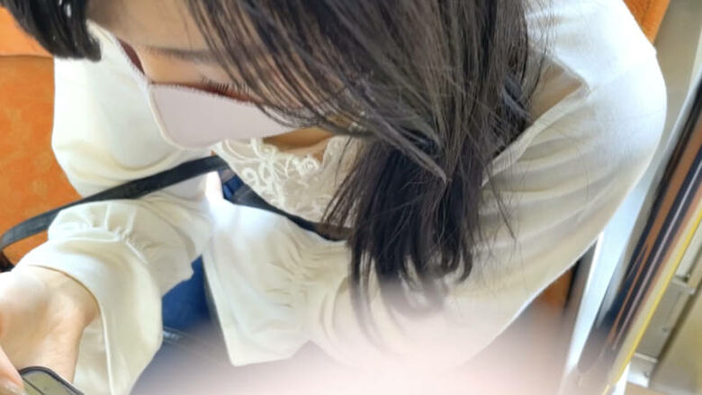 胸ちら動画像386枚!エロい胸チラ盗撮の巨乳人妻に素人JKおっぱい 乳首ポロリや谷間が抜ける!!【動画あり】021枚目