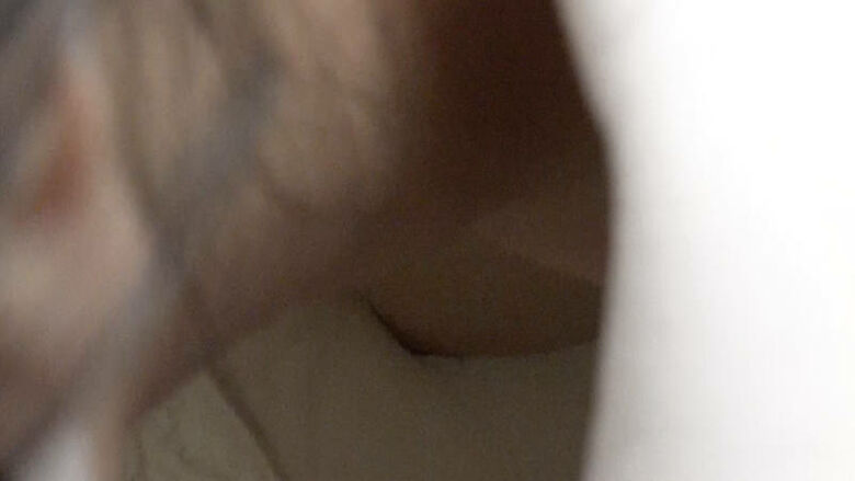 胸ちら動画像386枚!エロい胸チラ盗撮の巨乳人妻に素人JKおっぱい 乳首ポロリや谷間が抜ける!!【動画あり】075枚目