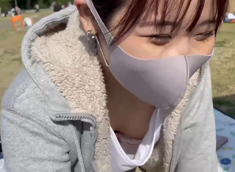 胸ちら動画像386枚!エロい胸チラ盗撮の巨乳人妻に素人JKおっぱい 乳首ポロリや谷間が抜ける!!【動画あり】103枚目