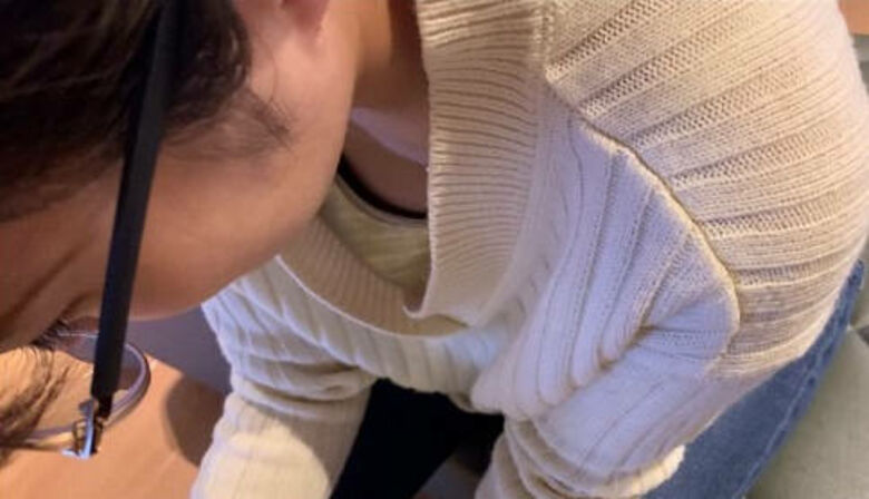 胸ちら動画像386枚!エロい胸チラ盗撮の巨乳人妻に素人JKおっぱい 乳首ポロリや谷間が抜ける!!【動画あり】133枚目