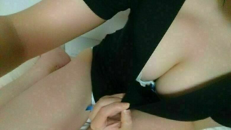 胸ちら動画像386枚!エロい胸チラ盗撮の巨乳人妻に素人JKおっぱい 乳首ポロリや谷間が抜ける!!【動画あり】166枚目