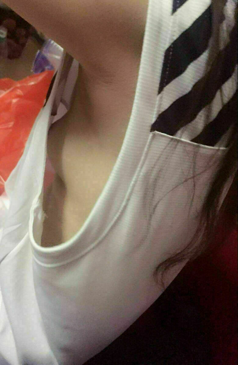 胸ちら動画像386枚!エロい胸チラ盗撮の巨乳人妻に素人JKおっぱい 乳首ポロリや谷間が抜ける!!【動画あり】170枚目