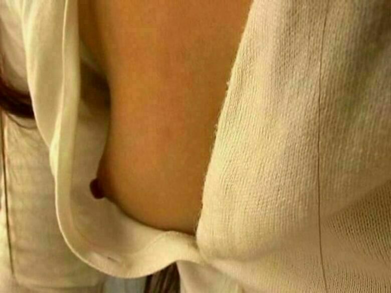 胸ちら動画像386枚!エロい胸チラ盗撮の巨乳人妻に素人JKおっぱい 乳首ポロリや谷間が抜ける!!【動画あり】173枚目