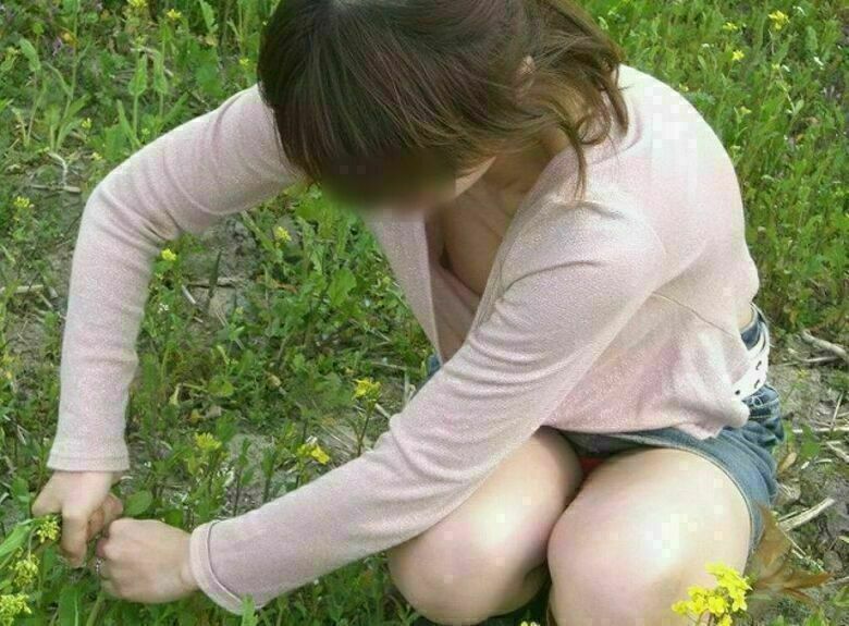 胸ちら動画像386枚!エロい胸チラ盗撮の巨乳人妻に素人JKおっぱい 乳首ポロリや谷間が抜ける!!【動画あり】224枚目