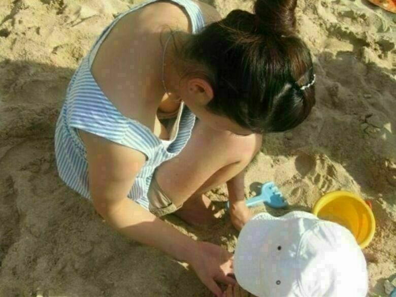 胸ちら動画像386枚!エロい胸チラ盗撮の巨乳人妻に素人JKおっぱい 乳首ポロリや谷間が抜ける!!【動画あり】228枚目