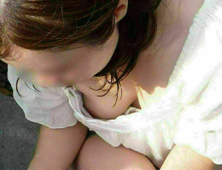 胸ちら動画像386枚!エロい胸チラ盗撮の巨乳人妻に素人JKおっぱい 乳首ポロリや谷間が抜ける!!【動画あり】242枚目