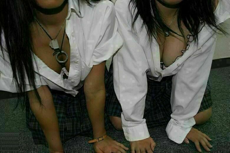 胸ちら動画像386枚!エロい胸チラ盗撮の巨乳人妻に素人JKおっぱい 乳首ポロリや谷間が抜ける!!【動画あり】255枚目