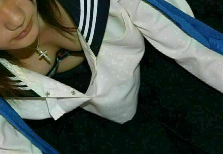 胸ちら動画像386枚!エロい胸チラ盗撮の巨乳人妻に素人JKおっぱい 乳首ポロリや谷間が抜ける!!【動画あり】269枚目