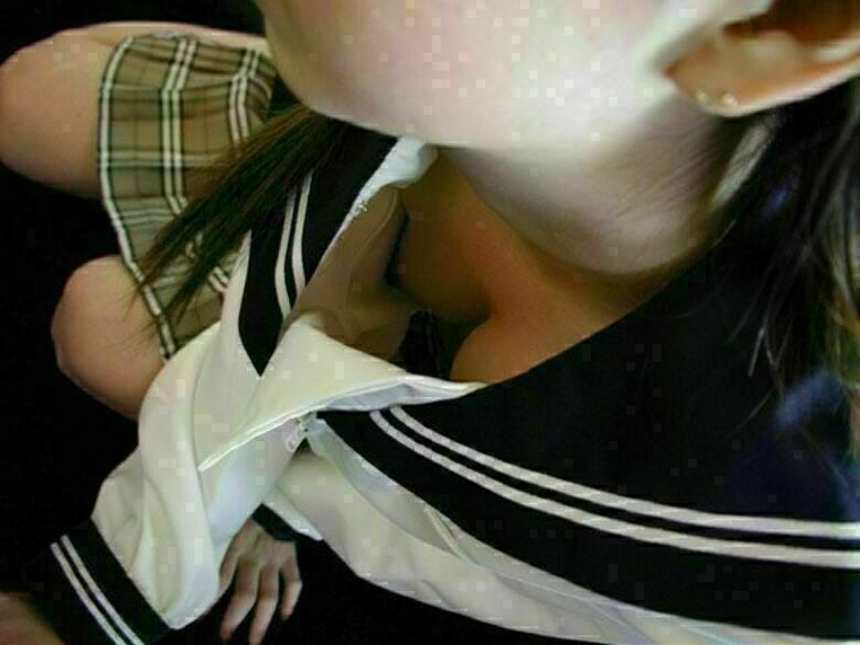 胸ちら動画像386枚!エロい胸チラ盗撮の巨乳人妻に素人JKおっぱい 乳首ポロリや谷間が抜ける!!【動画あり】279枚目