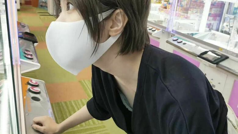 胸ちら動画像386枚!エロい胸チラ盗撮の巨乳人妻に素人JKおっぱい 乳首ポロリや谷間が抜ける!!【動画あり】314枚目