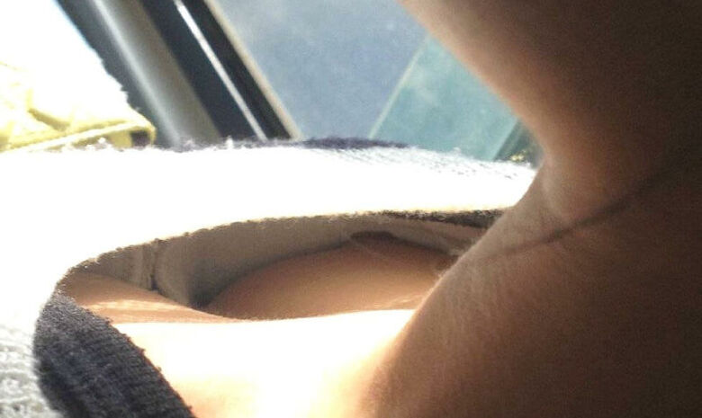 胸ちら動画像386枚!エロい胸チラ盗撮の巨乳人妻に素人JKおっぱい 乳首ポロリや谷間が抜ける!!【動画あり】368枚目