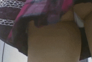 街撮り盗撮が超リアルな素人女性のパンチラ♡エロGIFでまとめたぜ!!011枚目