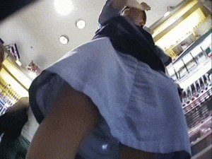 街撮り盗撮が超リアルな素人女性のパンチラ♡エロGIFでまとめたぜ!!013枚目