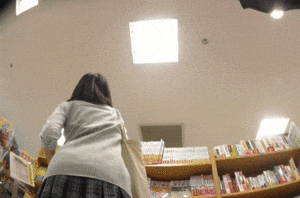 街撮り盗撮が超リアルな素人女性のパンチラ♡エロGIFでまとめたぜ!!017枚目