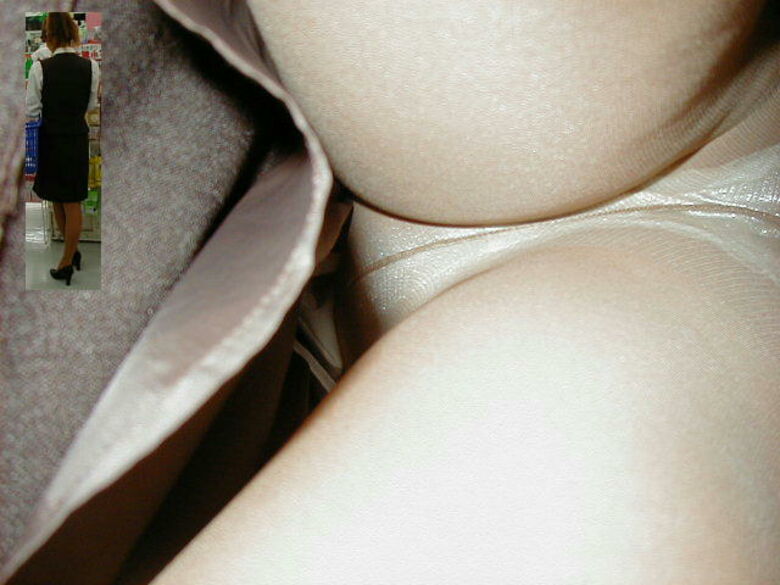 パンチラが抜ける逆さ撮り盗撮エロ動画像Vol.50_062枚目