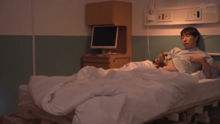 痴女ナースGIF画像21枚！患者のオナニーを見て発情したエッチな看護師がエロくて抜ける!!001枚目