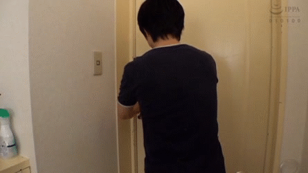 訪問販売員 エロGIF画像16枚!媚薬入りのお茶でエッチな気分になるOL女性が抜ける!!003枚目
