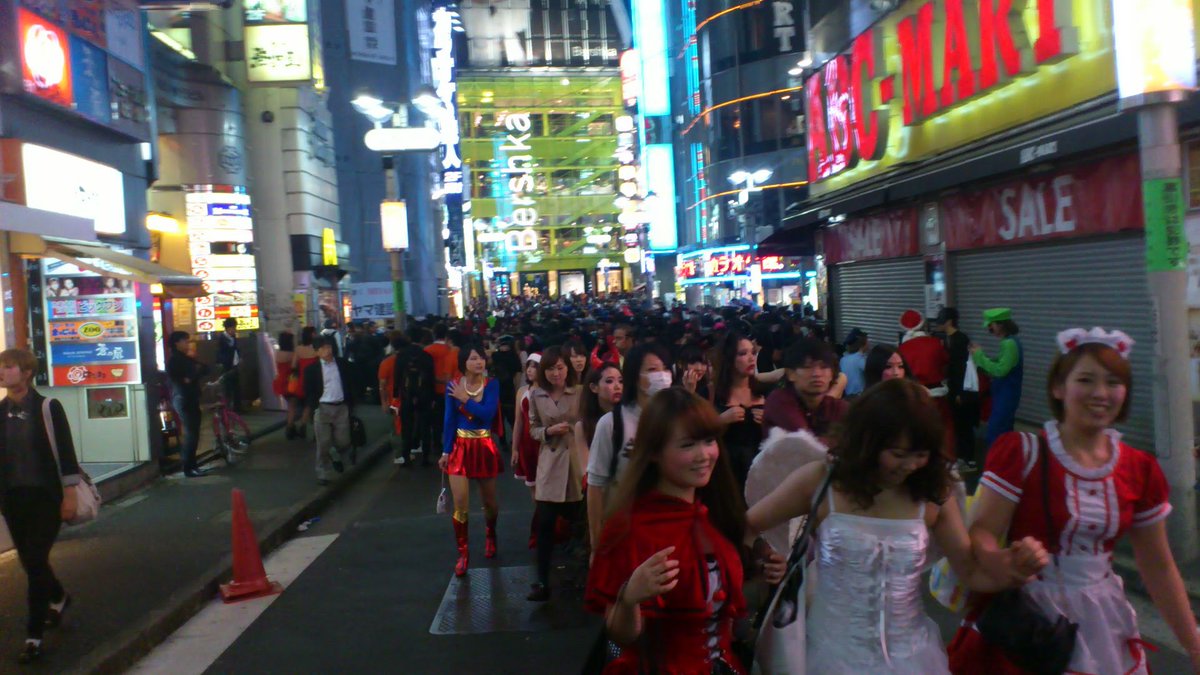 ハロウィン🎃エロ画像！動画もあるぜ!!盗撮・自撮りコスプレ女子のsns流出㊙️2025年はナニがくるか楽しみだよ♡017枚目