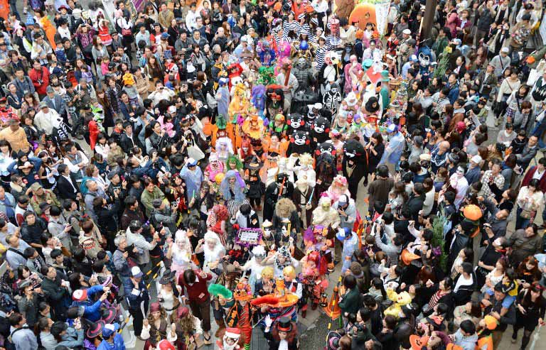 ハロウィン🎃エロ画像！動画もあるぜ!!盗撮・自撮りコスプレ女子のsns流出㊙️2025年はナニがくるか楽しみだよ♡022枚目