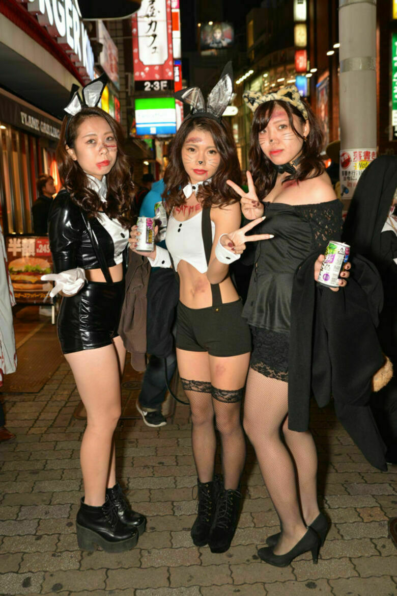 ハロウィン🎃エロ画像！動画もあるぜ!!盗撮・自撮りコスプレ女子のsns流出㊙️2025年はナニがくるか楽しみだよ♡051枚目