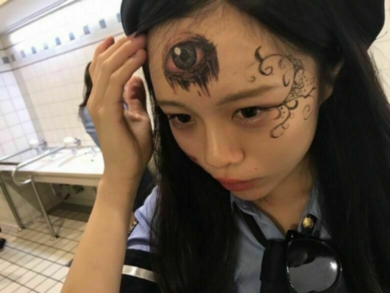 ハロウィン🎃エロ画像！動画もあるぜ!!盗撮・自撮りコスプレ女子のsns流出㊙️2025年はナニがくるか楽しみだよ♡141枚目