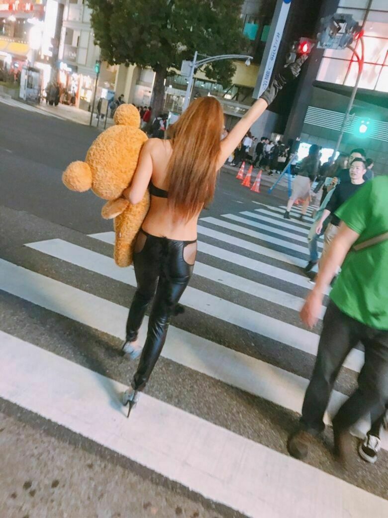 ハロウィン🎃エロ画像！動画もあるぜ!!盗撮・自撮りコスプレ女子のsns流出㊙️2025年はナニがくるか楽しみだよ♡145枚目