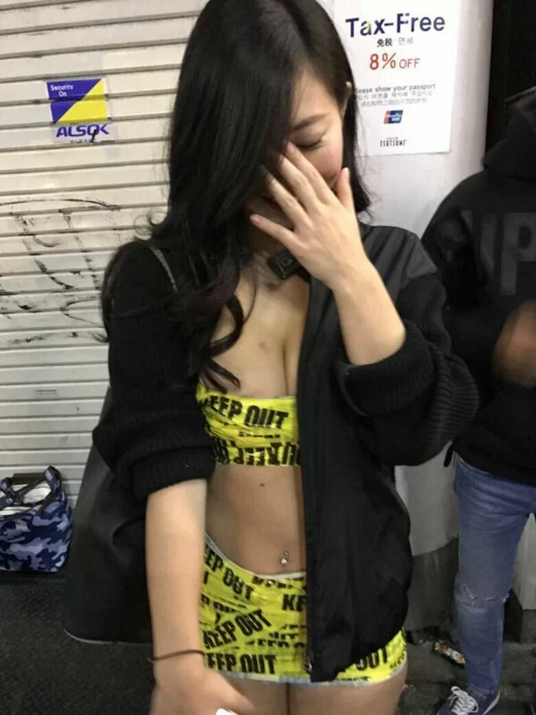 ハロウィン🎃エロ画像！動画もあるぜ!!盗撮・自撮りコスプレ女子のsns流出㊙️2025年はナニがくるか楽しみだよ♡248枚目