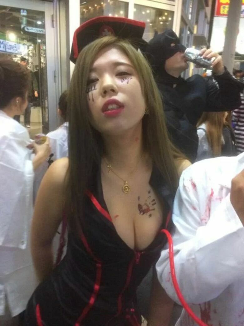 ハロウィン🎃エロ画像！動画もあるぜ!!盗撮・自撮りコスプレ女子のsns流出㊙️2025年はナニがくるか楽しみだよ♡264枚目