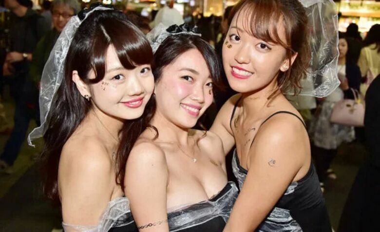 ハロウィン🎃エロ画像！動画もあるぜ!!盗撮・自撮りコスプレ女子のsns流出㊙️2025年はナニがくるか楽しみだよ♡266枚目