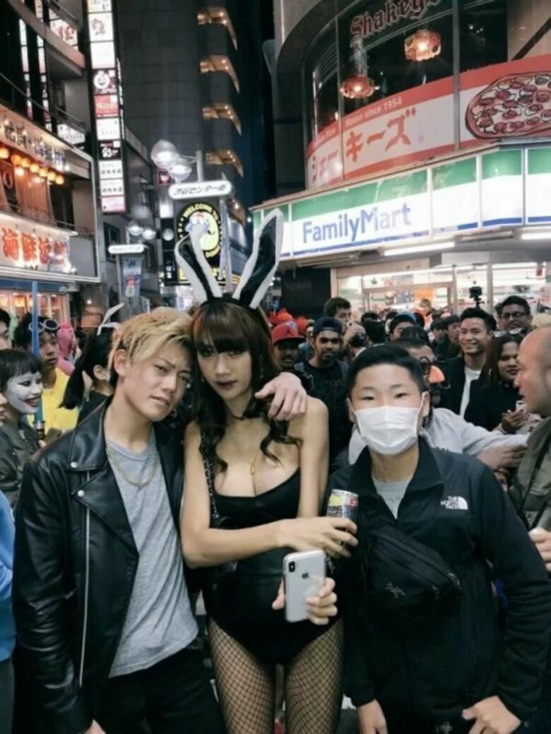 ハロウィン🎃エロ画像！動画もあるぜ!!盗撮・自撮りコスプレ女子のsns流出㊙️2025年はナニがくるか楽しみだよ♡314枚目