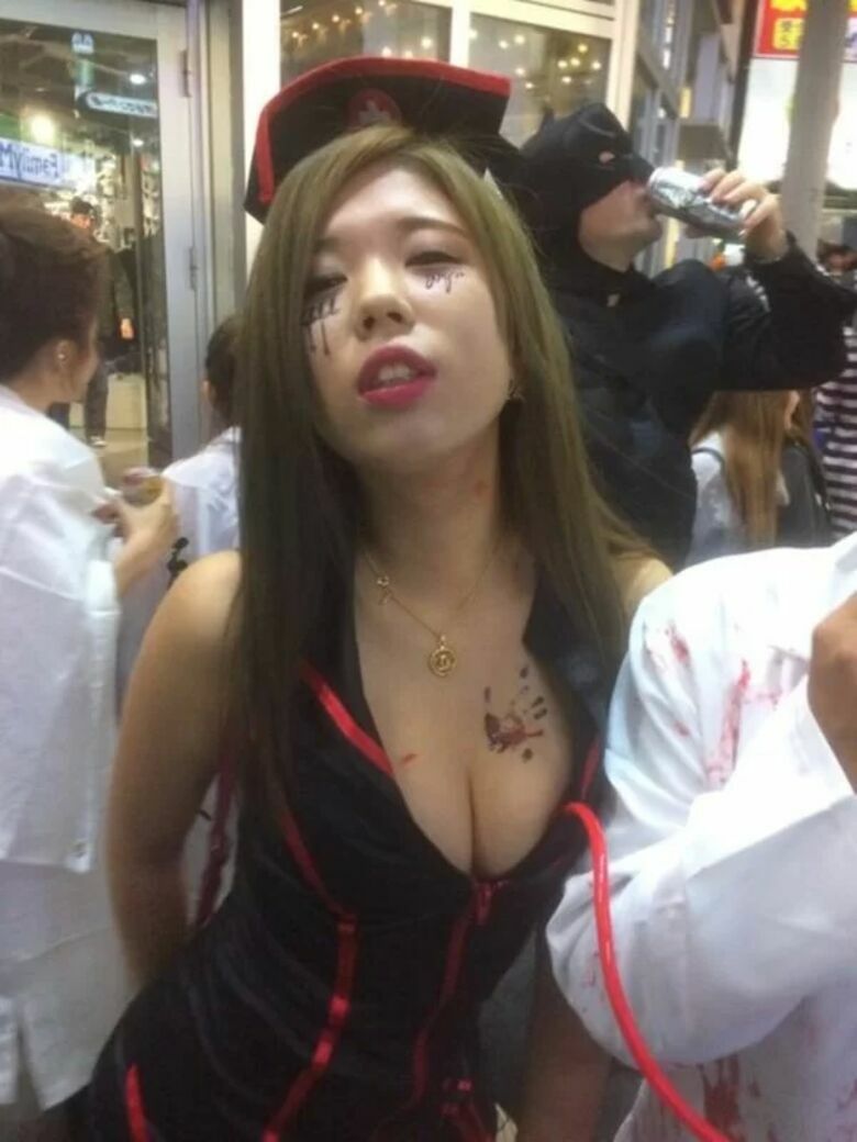ハロウィン🎃エロ画像！動画もあるぜ!!盗撮・自撮りコスプレ女子のsns流出㊙️2025年はナニがくるか楽しみだよ♡339枚目