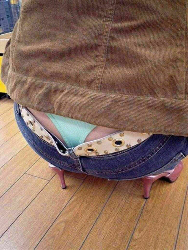 人妻 盗撮エロ画像!流出パンチラ・胸チラ美乳おっぱい♡抜ける隠し撮りまとめてみたぜ!!005