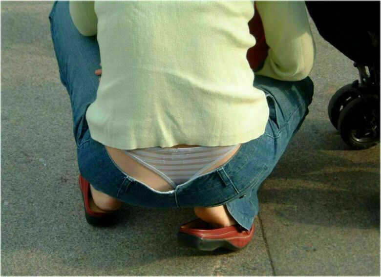 人妻 盗撮エロ画像!流出パンチラ・胸チラ美乳おっぱい♡抜ける隠し撮りまとめてみたぜ!!006