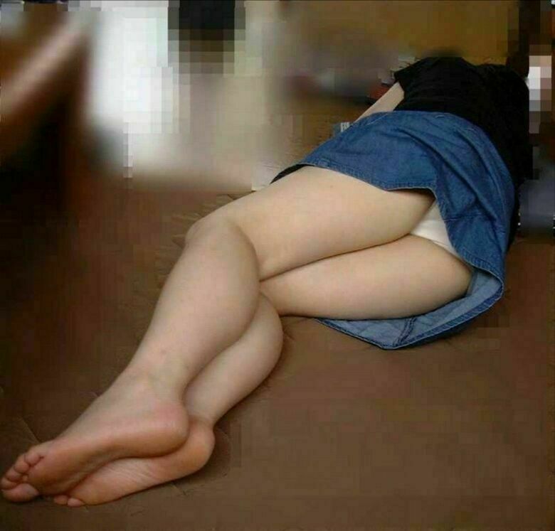 人妻 盗撮エロ画像!流出パンチラ・胸チラ美乳おっぱい♡抜ける隠し撮りまとめてみたぜ!!031