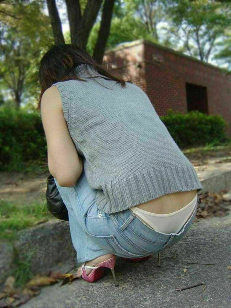 人妻 盗撮エロ画像!流出パンチラ・胸チラ美乳おっぱい♡抜ける隠し撮りまとめてみたぜ!!065