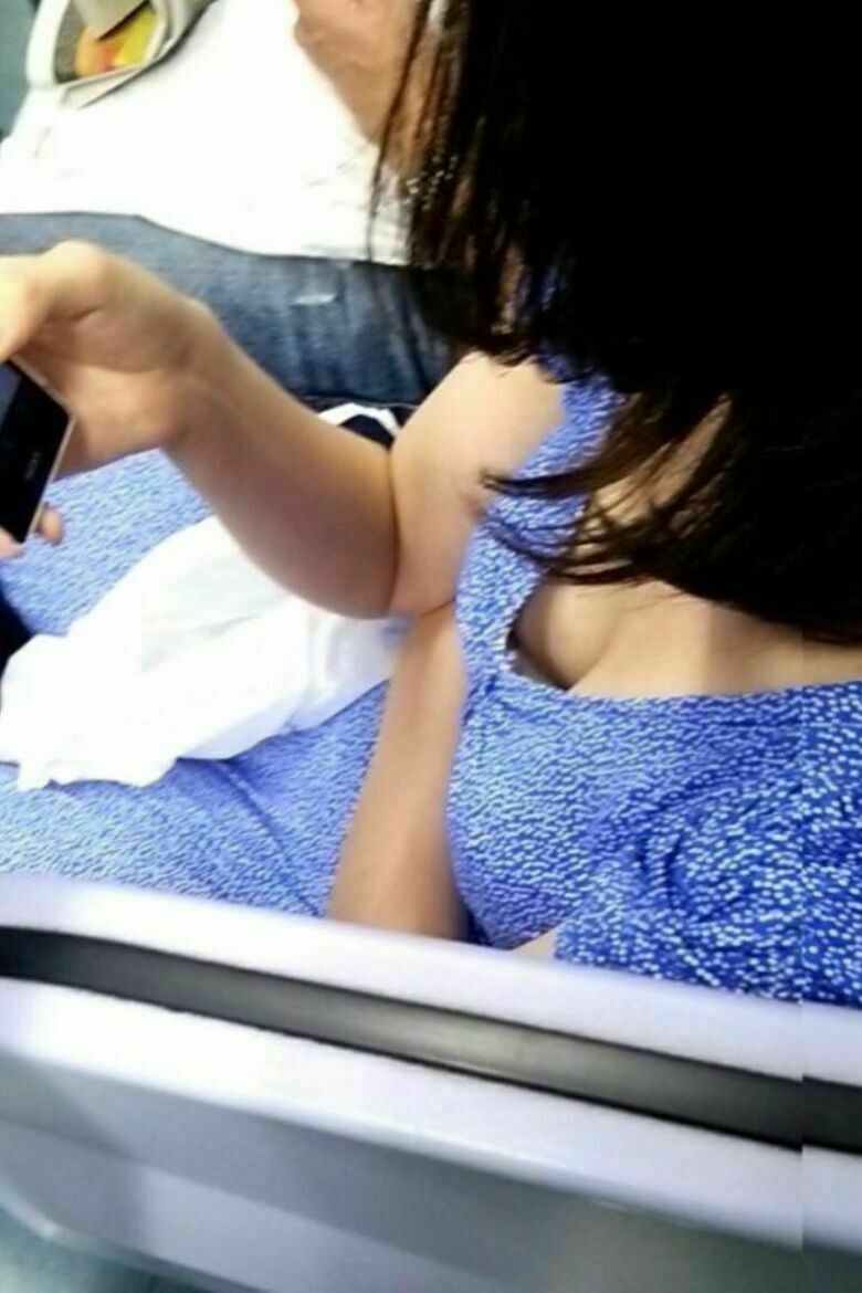 人妻 盗撮エロ画像!流出パンチラ・胸チラ美乳おっぱい♡抜ける隠し撮りまとめてみたぜ!!071