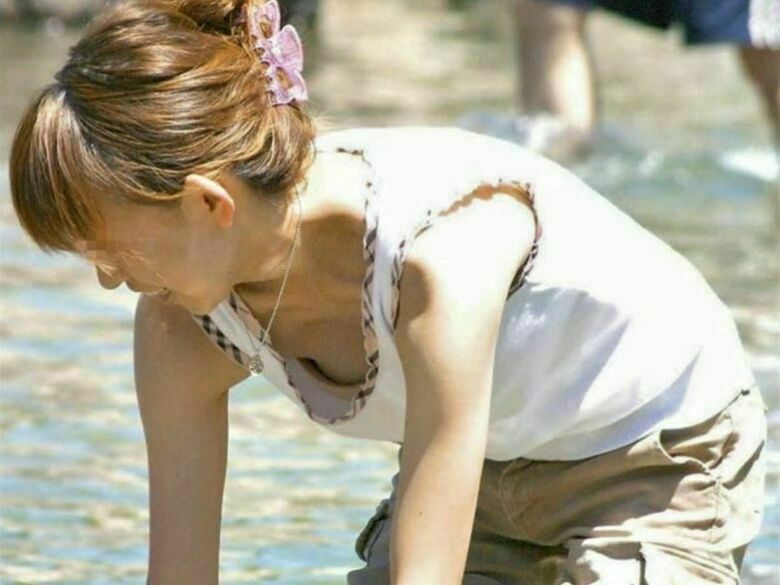 人妻 盗撮エロ画像!流出パンチラ・胸チラ美乳おっぱい♡抜ける隠し撮りまとめてみたぜ!!104