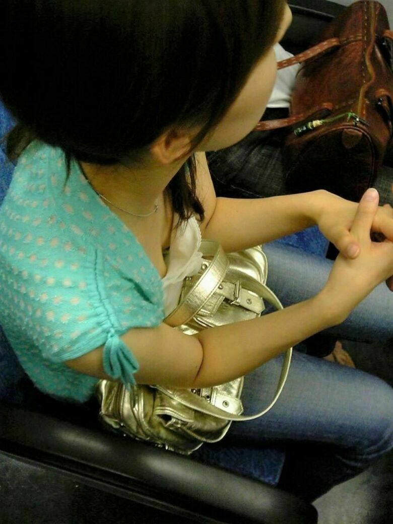 人妻 盗撮エロ画像!流出パンチラ・胸チラ美乳おっぱい♡抜ける隠し撮りまとめてみたぜ!!119