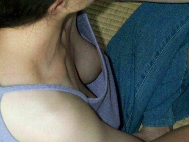 人妻 盗撮エロ画像!流出パンチラ・胸チラ美乳おっぱい♡抜ける隠し撮りまとめてみたぜ!!142