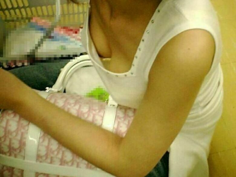 人妻 盗撮エロ画像!流出パンチラ・胸チラ美乳おっぱい♡抜ける隠し撮りまとめてみたぜ!!147