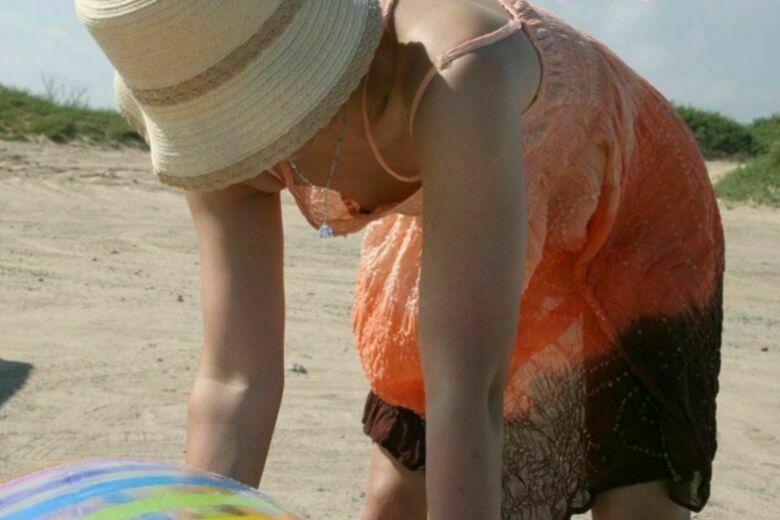 人妻 盗撮エロ画像!流出パンチラ・胸チラ美乳おっぱい♡抜ける隠し撮りまとめてみたぜ!!151