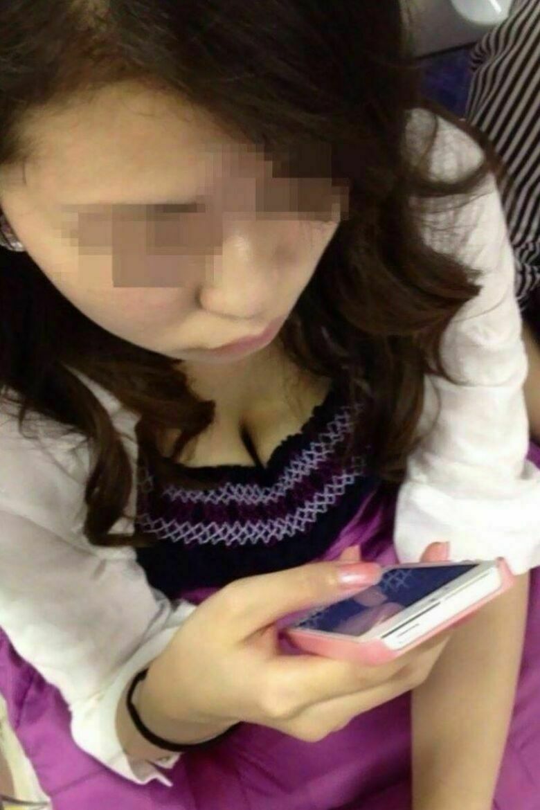 人妻 盗撮エロ画像!流出パンチラ・胸チラ美乳おっぱい♡抜ける隠し撮りまとめてみたぜ!!153