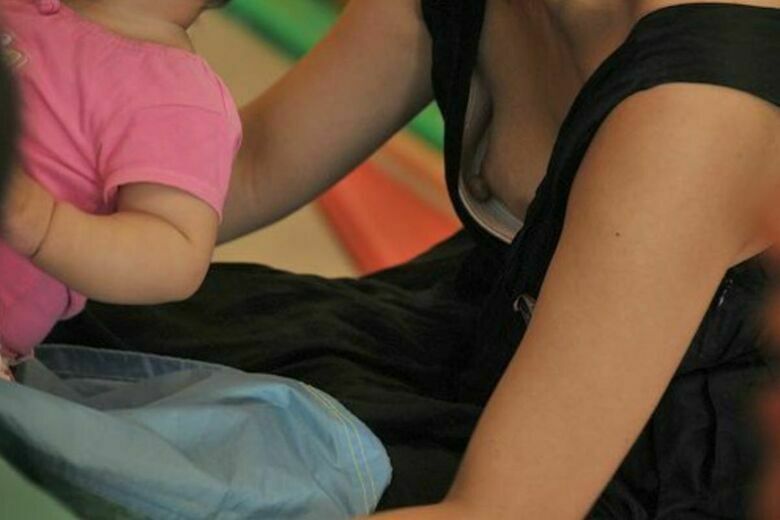 人妻 盗撮エロ画像!流出パンチラ・胸チラ美乳おっぱい♡抜ける隠し撮りまとめてみたぜ!!158