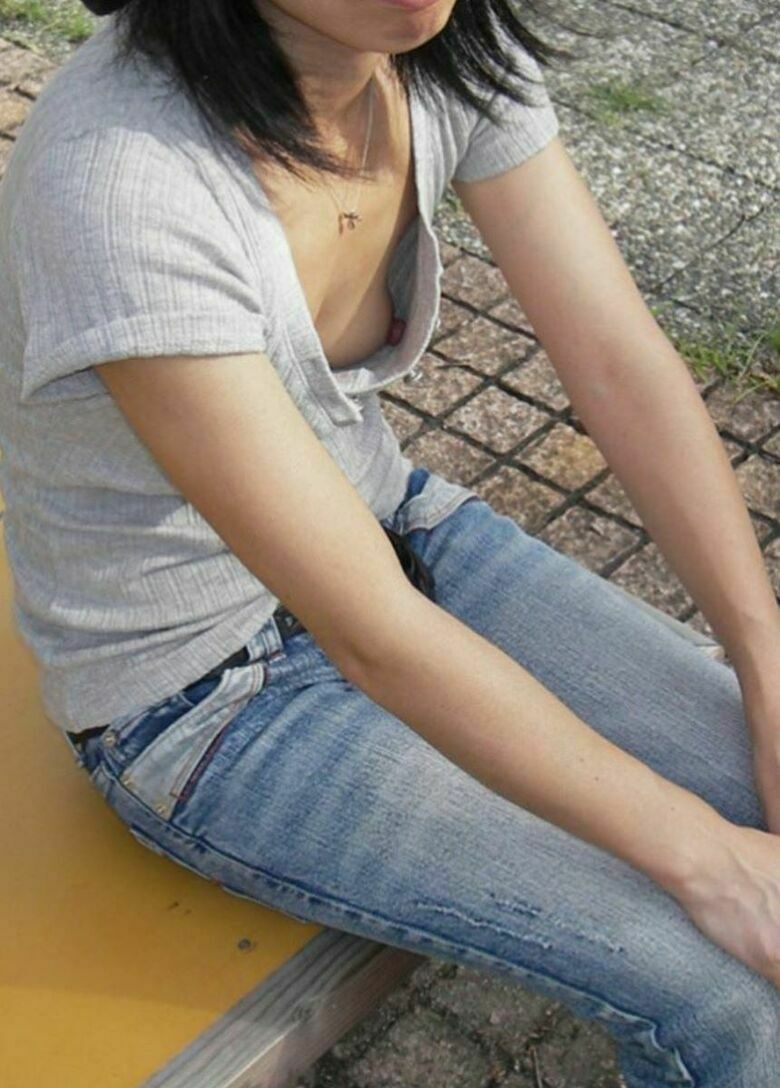 人妻 盗撮エロ画像!流出パンチラ・胸チラ美乳おっぱい♡抜ける隠し撮りまとめてみたぜ!!164