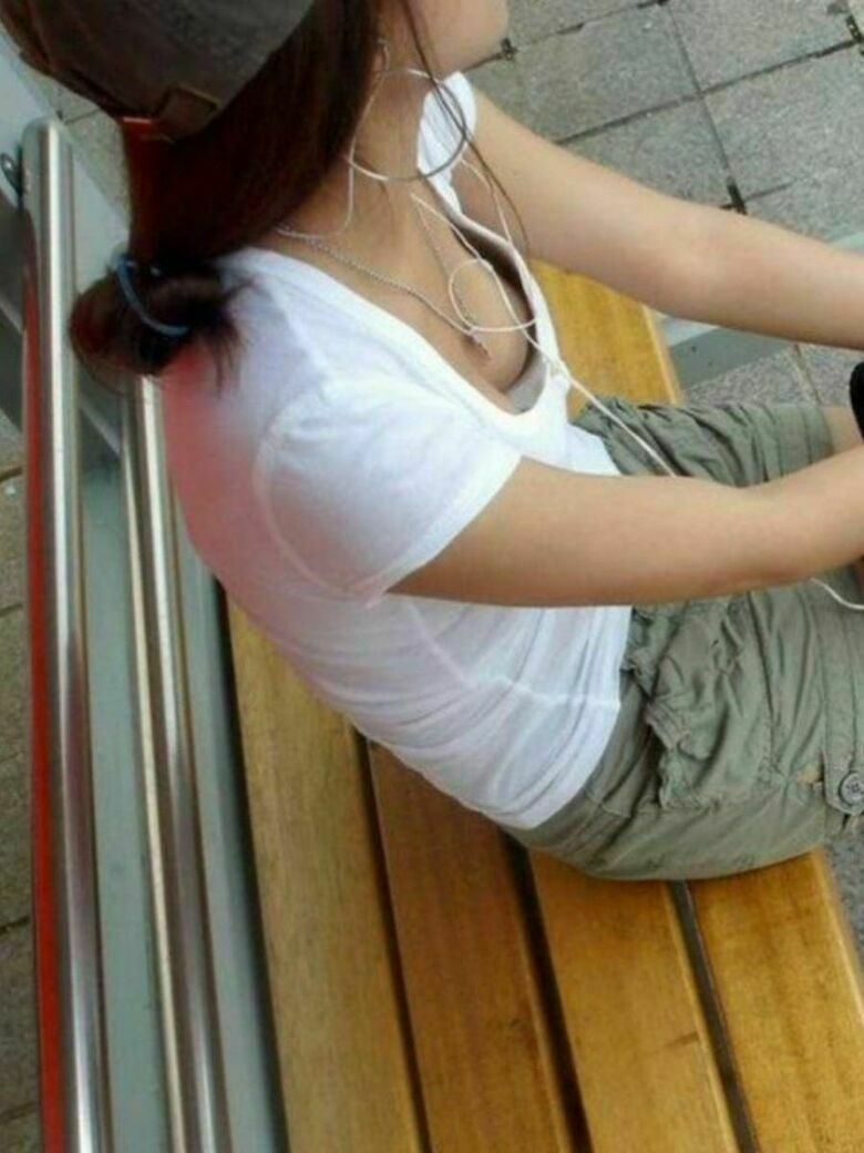 人妻 盗撮エロ画像!流出パンチラ・胸チラ美乳おっぱい♡抜ける隠し撮りまとめてみたぜ!!167