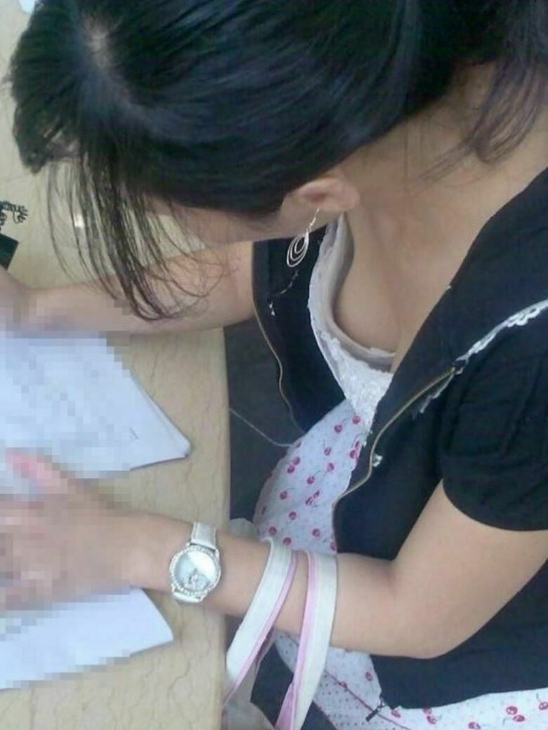 人妻 盗撮エロ画像!流出パンチラ・胸チラ美乳おっぱい♡抜ける隠し撮りまとめてみたぜ!!171