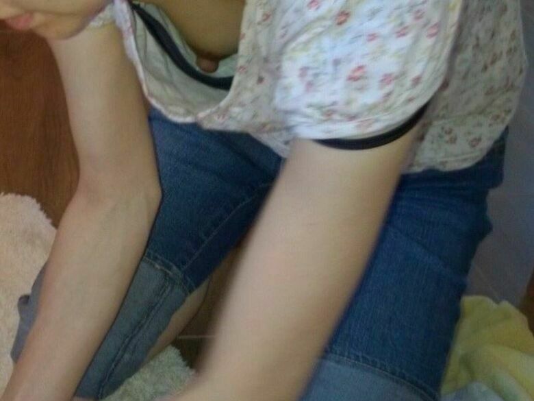 人妻 盗撮エロ画像!流出パンチラ・胸チラ美乳おっぱい♡抜ける隠し撮りまとめてみたぜ!!173