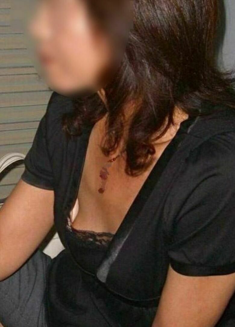 人妻 盗撮エロ画像!流出パンチラ・胸チラ美乳おっぱい♡抜ける隠し撮りまとめてみたぜ!!184